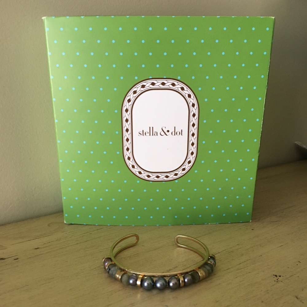 Stella & Dot Elise Pearl cuff
